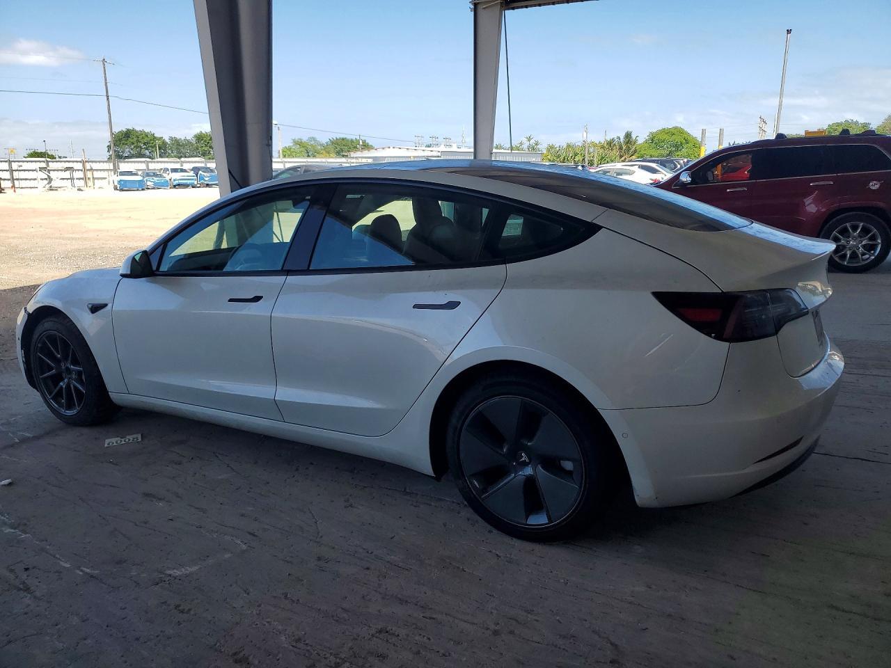 2021 Tesla Model 3 - Фото 2