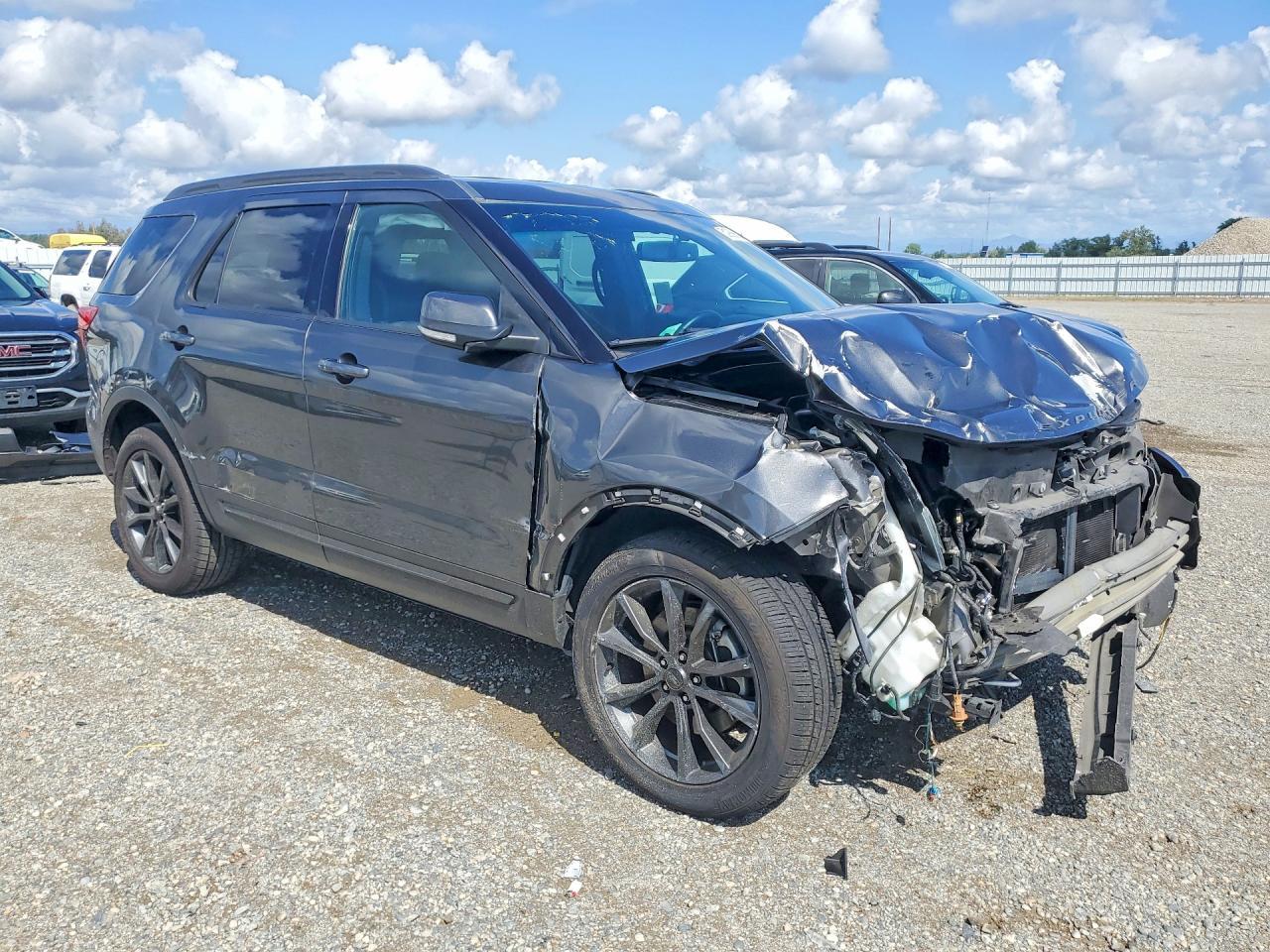 2017 Ford Explorer Xlt - Фото 4