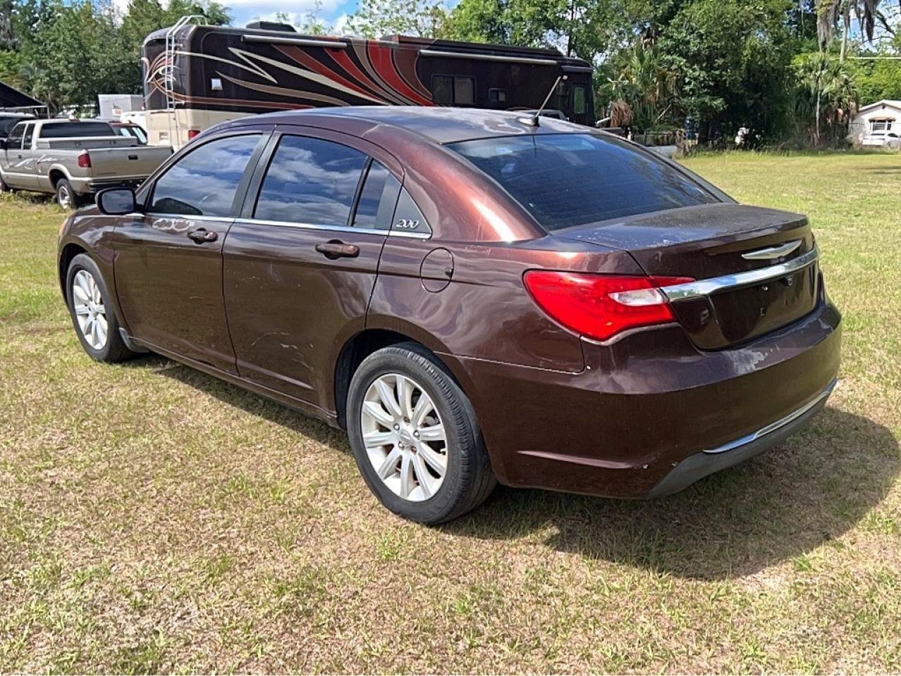 2013 Chrysler 200 Touring - Image 3