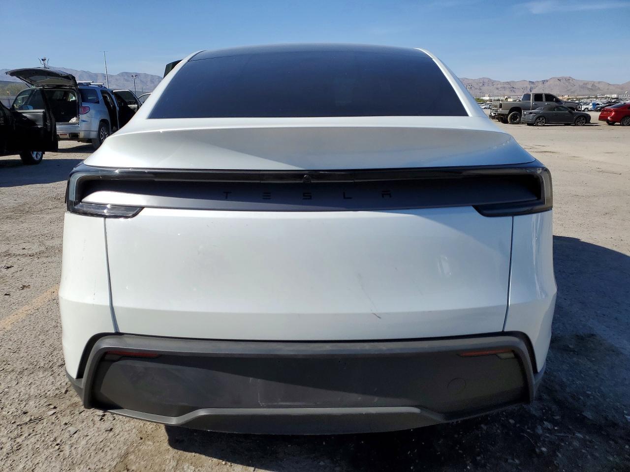2026 Tesla Model Y - Image 6