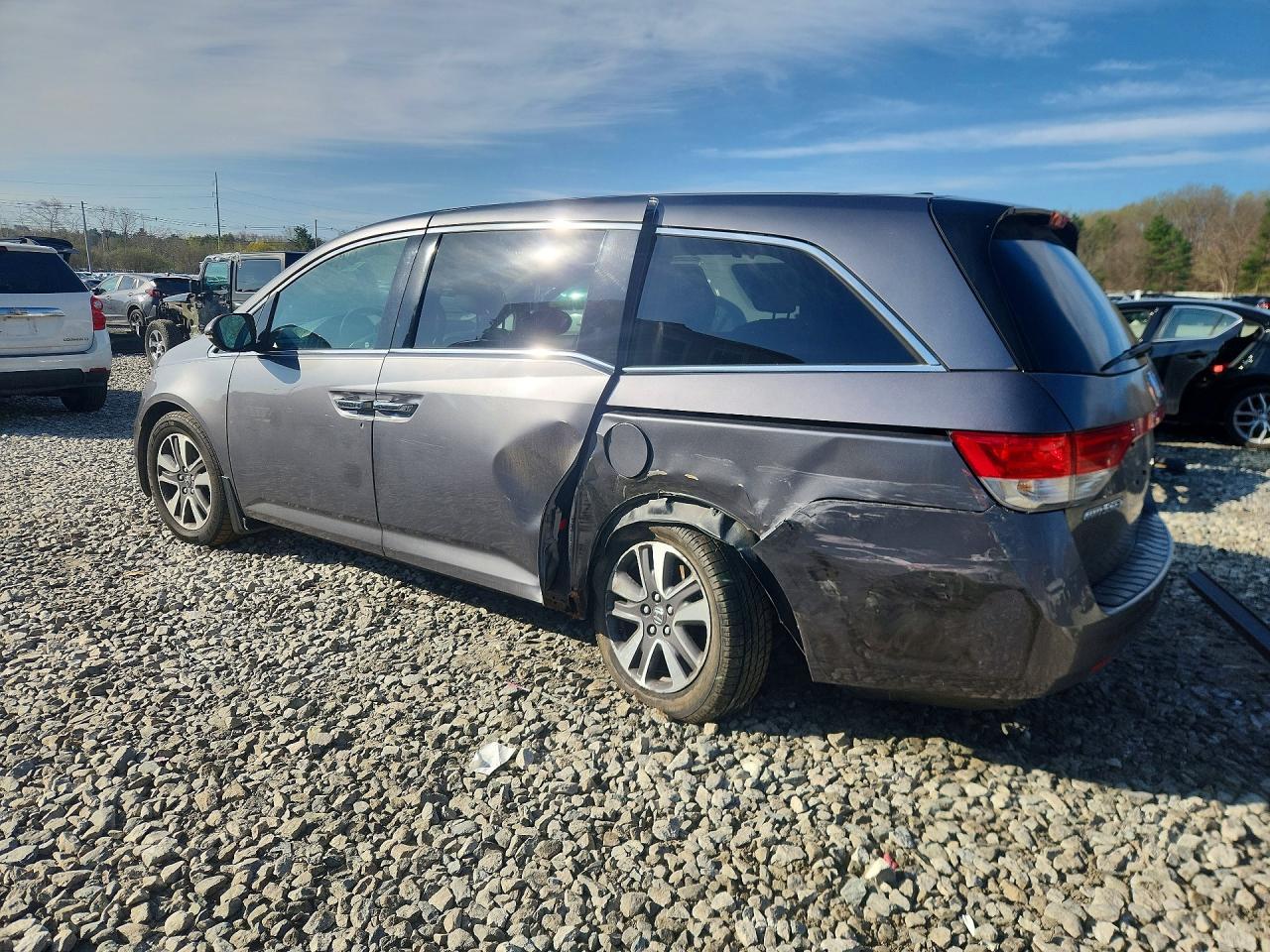 2014 Honda Odyssey Touring - Фото 2