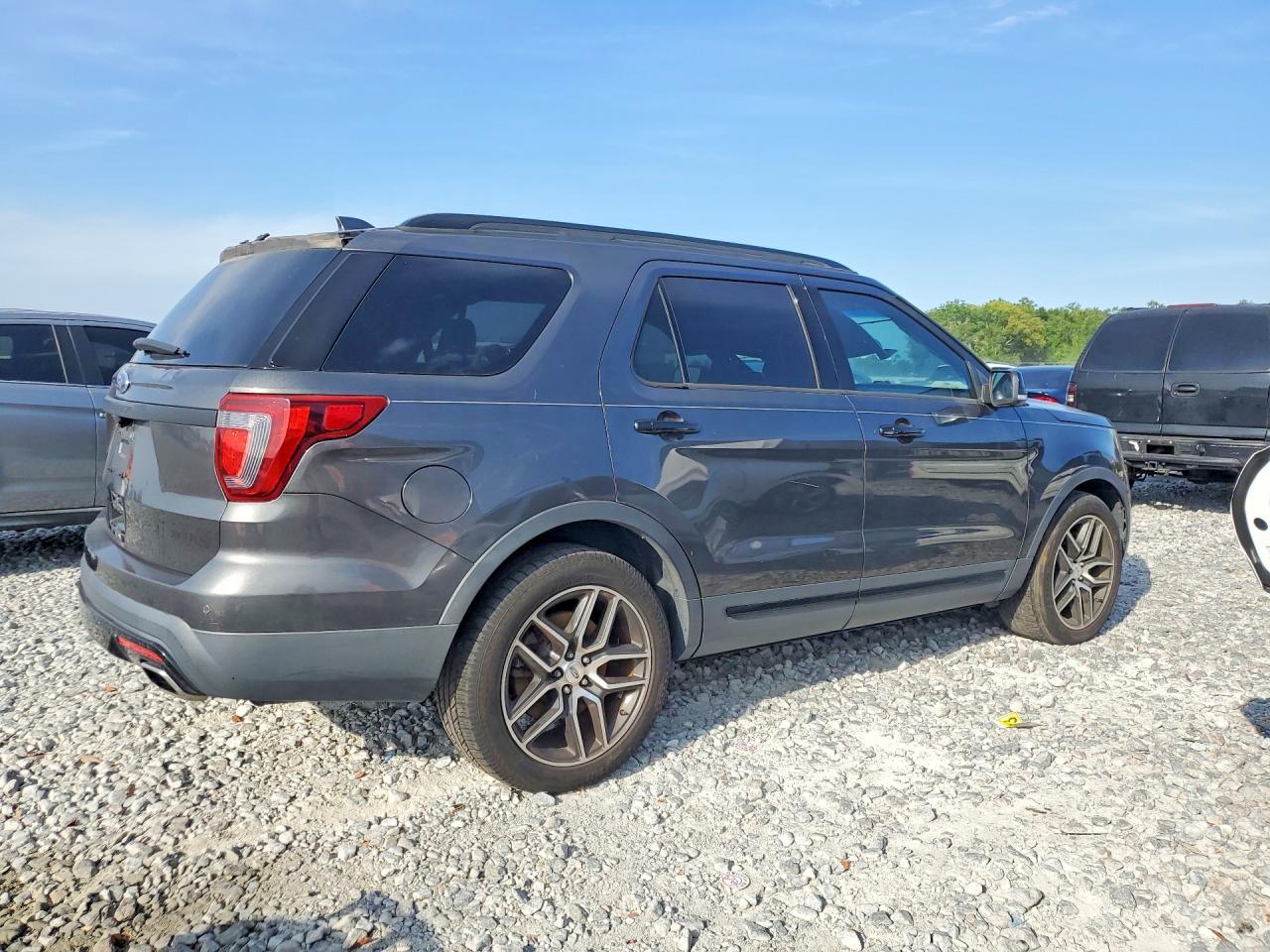 2016 Ford Explorer Sport - Фото 3