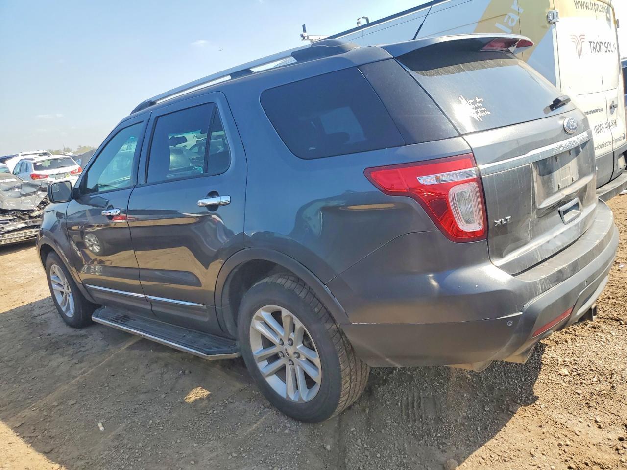 2015 Ford Explorer Xlt - Фото 2