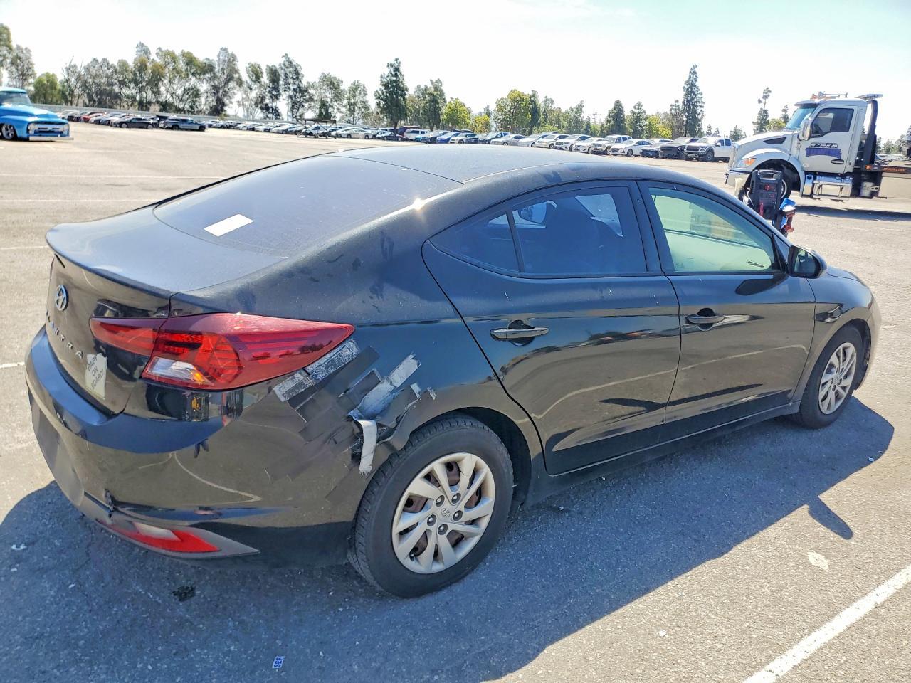 2020 Hyundai Elantra Se - Фото 3