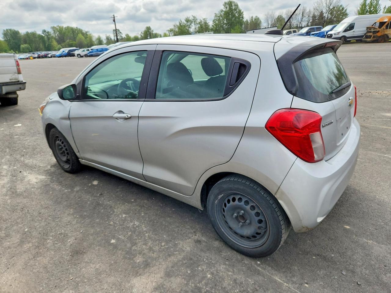 2017 Chevrolet Spark Ls - Фото 2