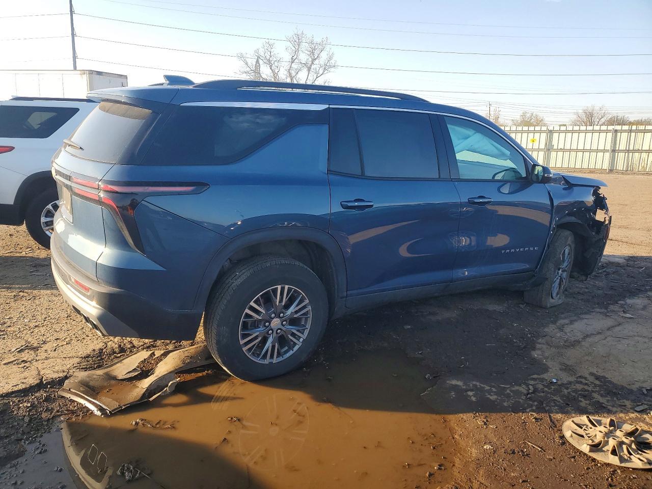 2025 Chevrolet Traverse Lt - Фото 3