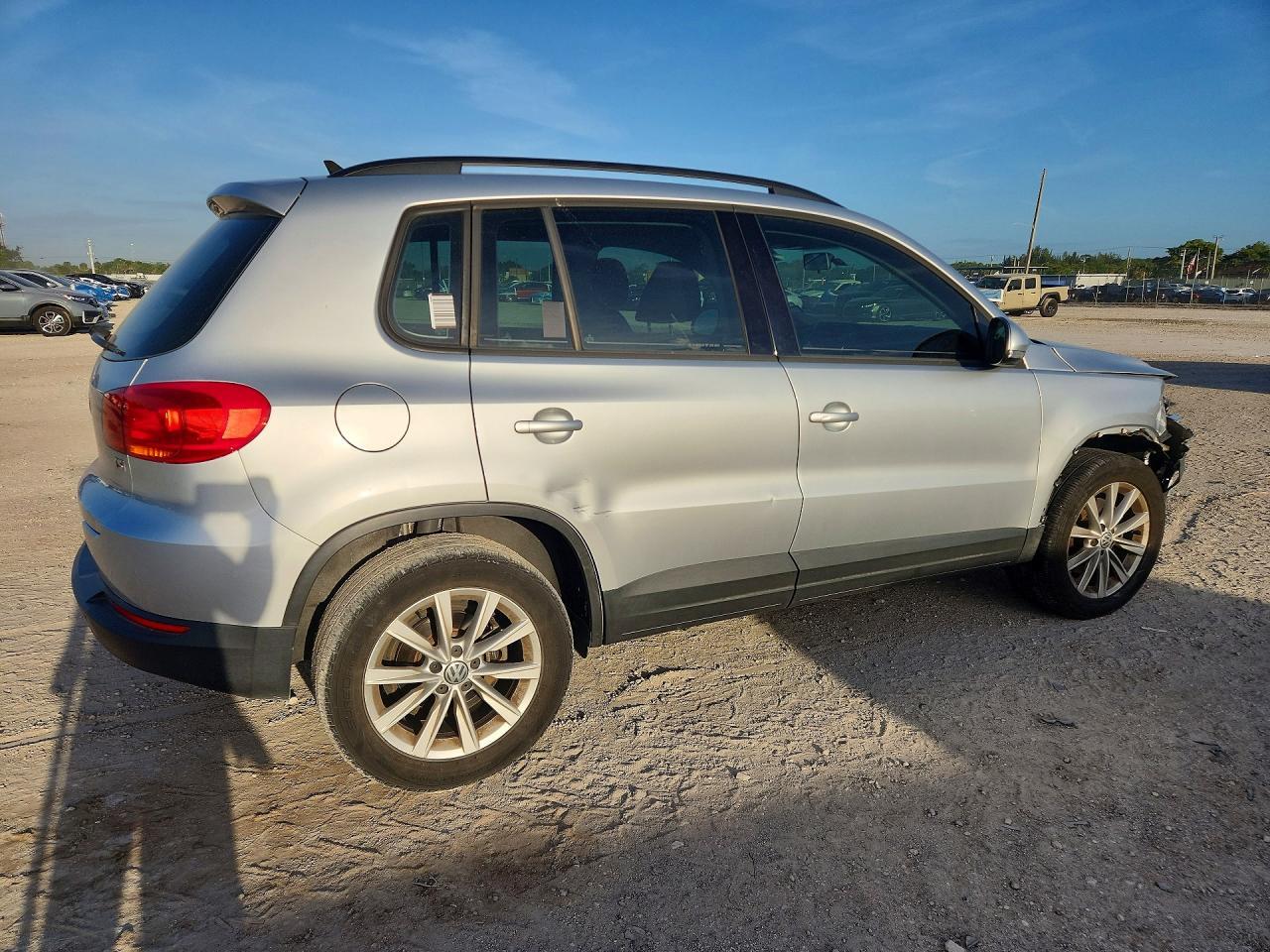 2017 Volkswagen Tiguan S - Image 3