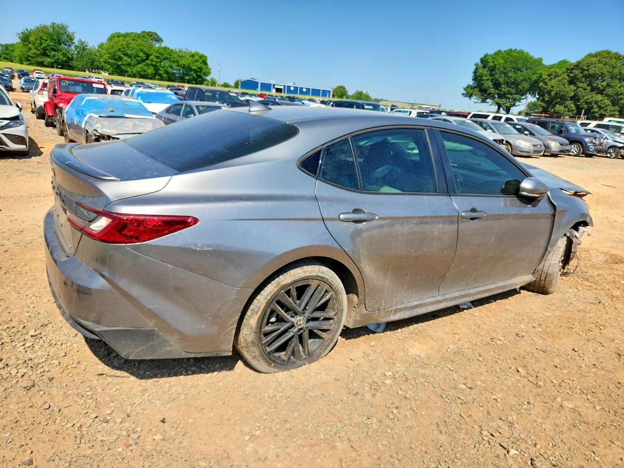 2025 Toyota Camry Se - Image 3