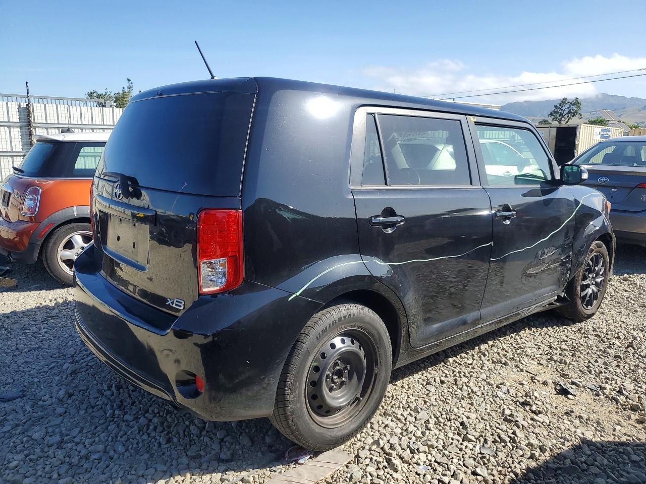 2013 Scion Xb Base - Фото 3