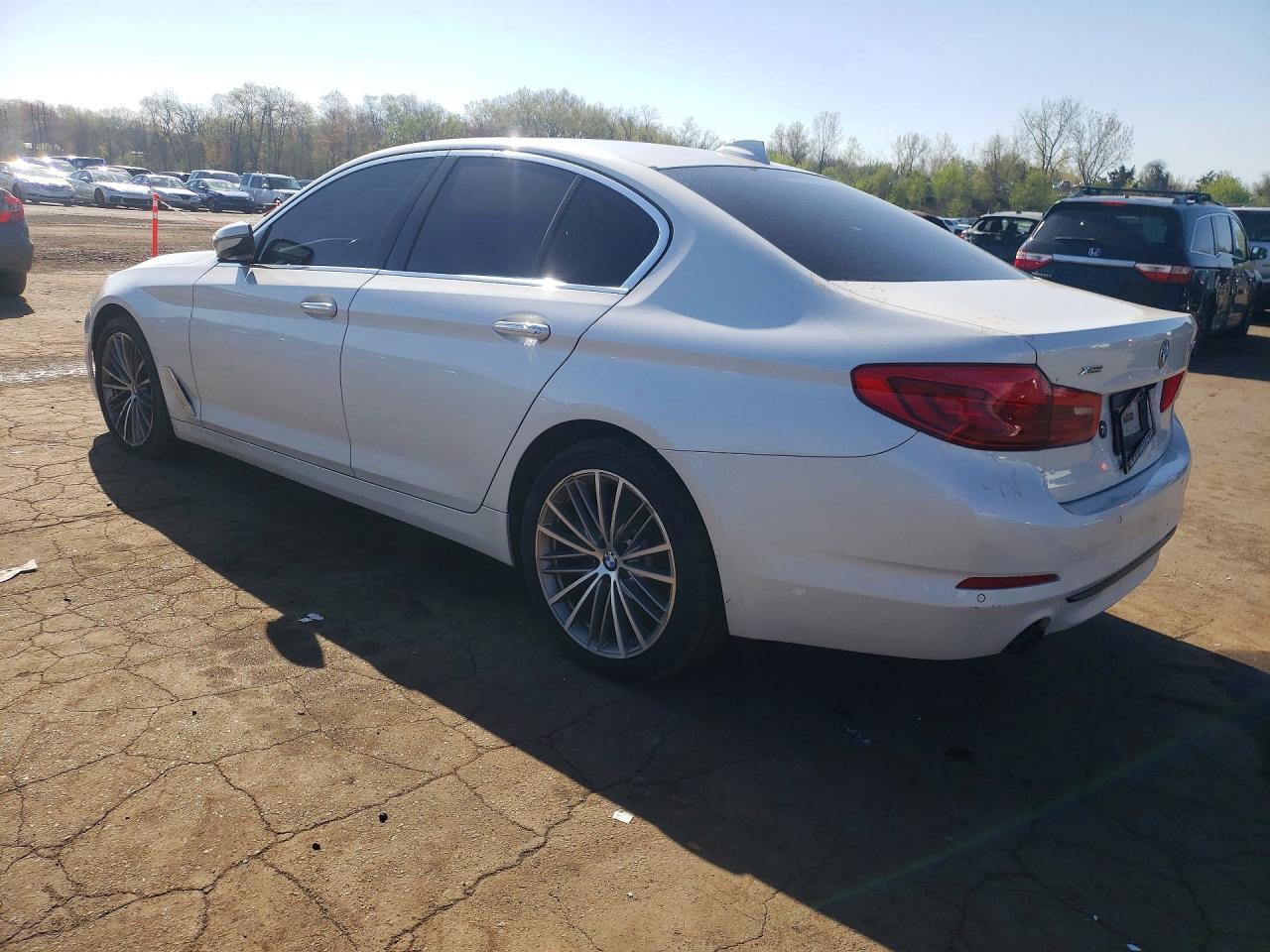 2018 BMW 530 Xi - Image 2