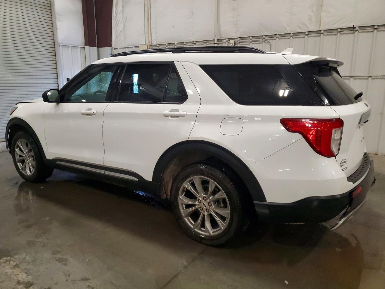 2023 Ford Explorer Xlt - Фото 2