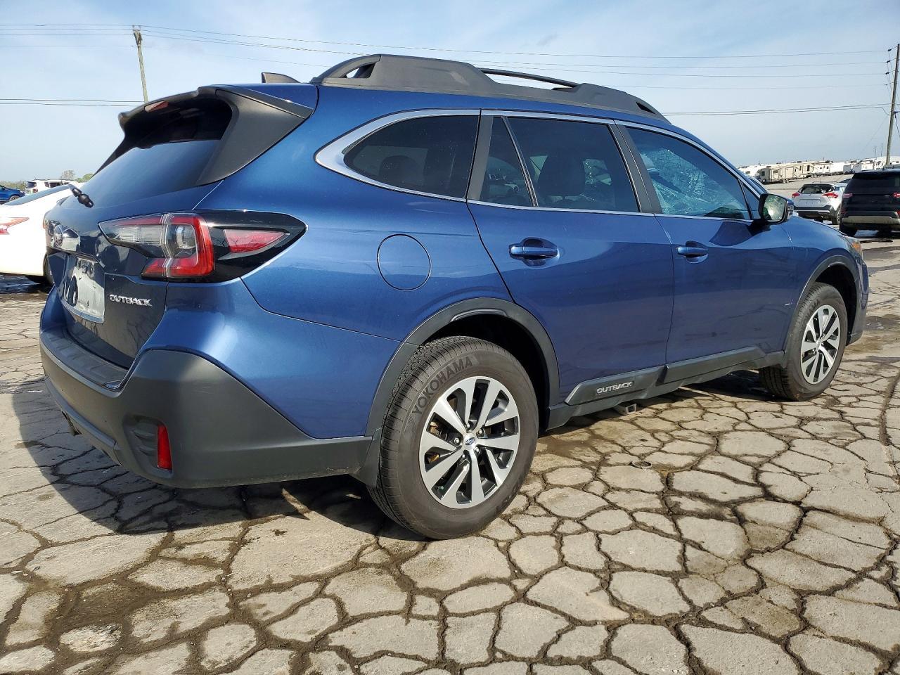 2022 Subaru Outback Premium - Фото 3