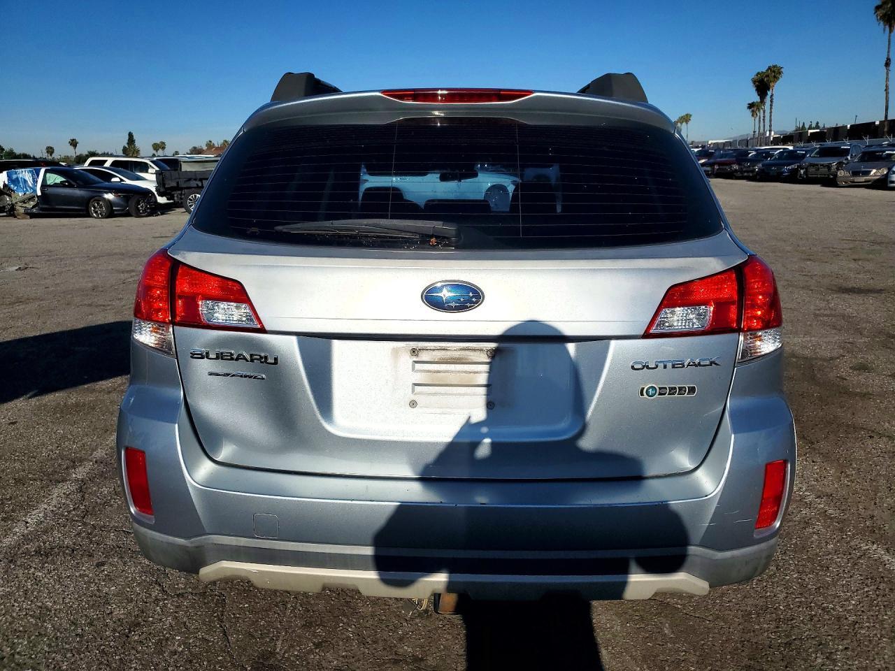 2012 Subaru Outback 2.5I - Image 6