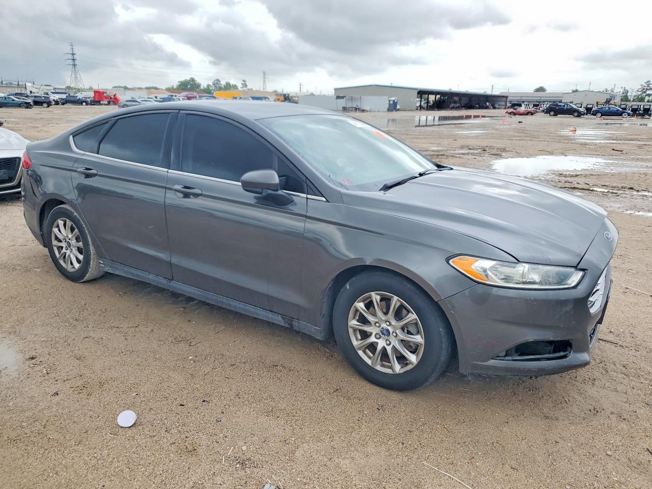 2015 Ford Fusion S - Image 4