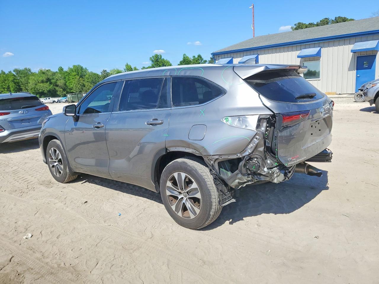 2025 Toyota Highlander Xle - Фото 2