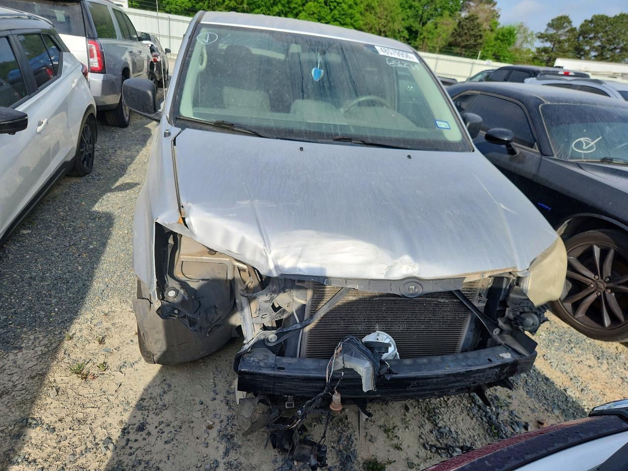2009 Chrysler Town & Country Lx - Image 5