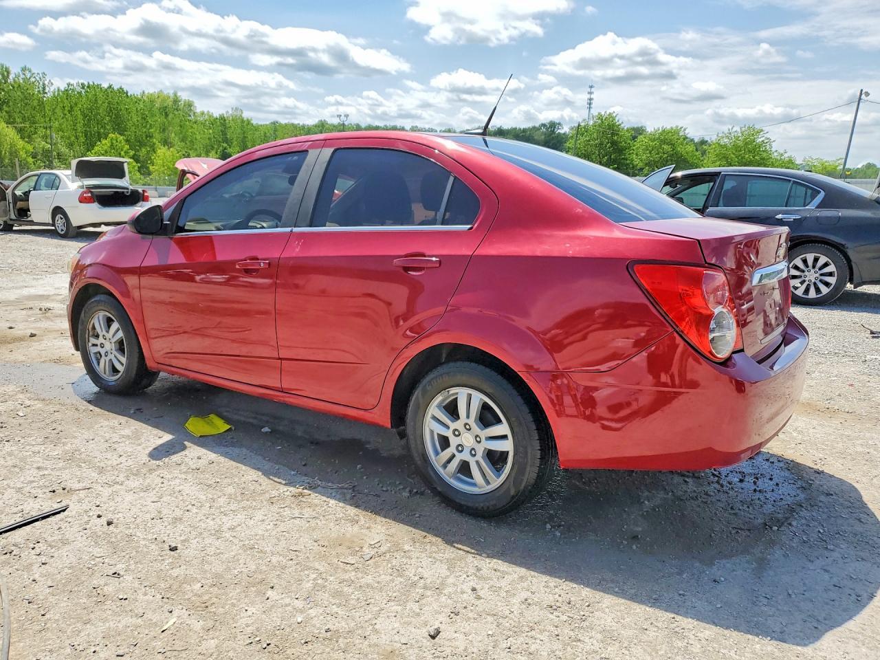 2013 Chevrolet Sonic Lt - Фото 2