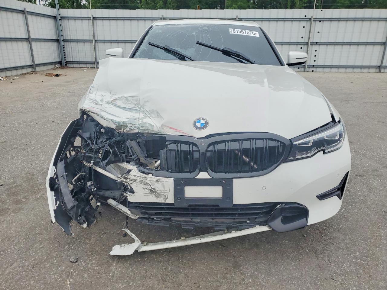 2022 BMW 330Xi - Фото 5