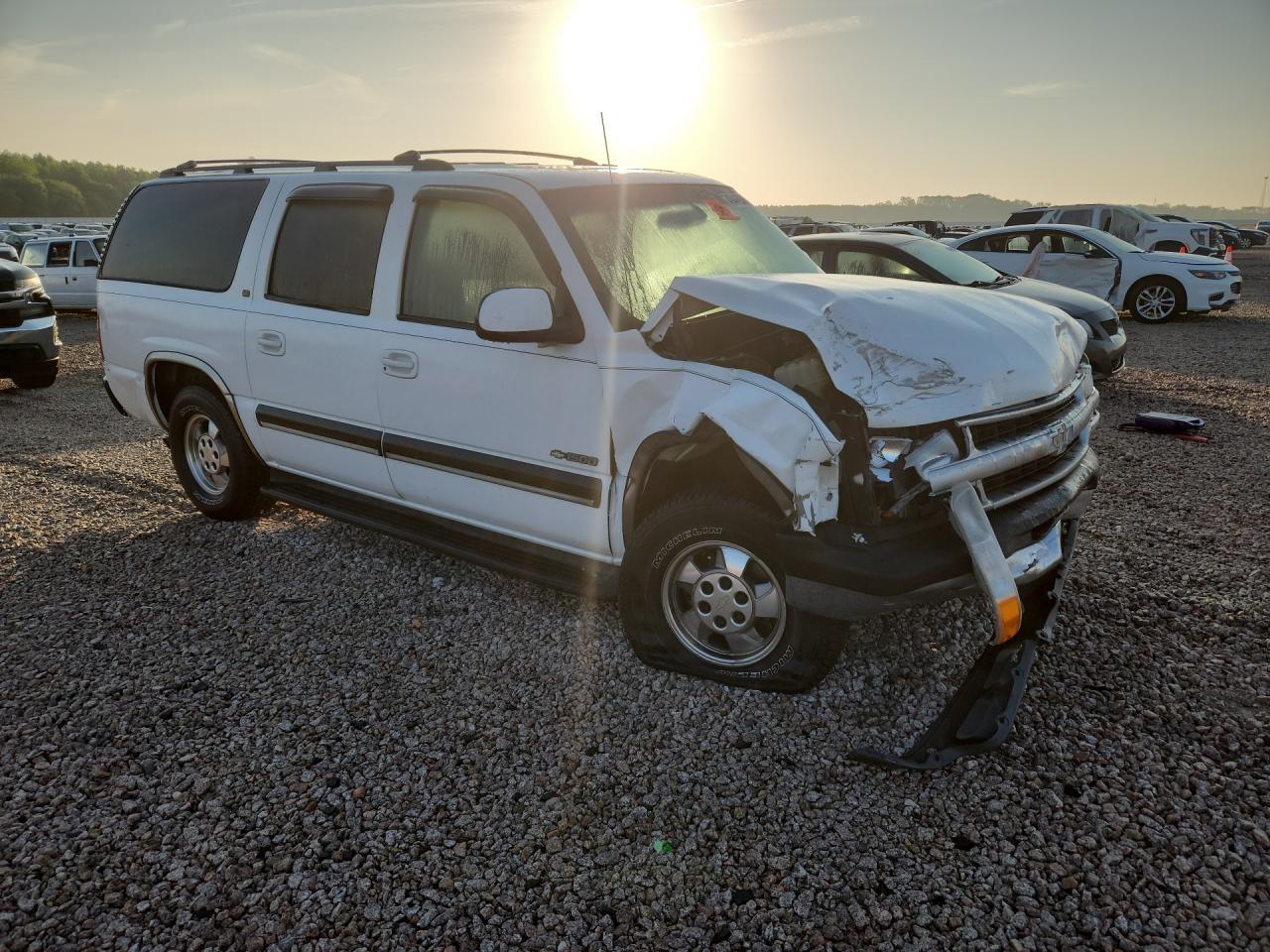 2001 Chevrolet Suburban C1500 - Image 4