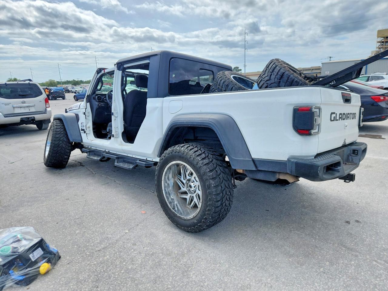 2020 Jeep Gladiator Sport - Image 2