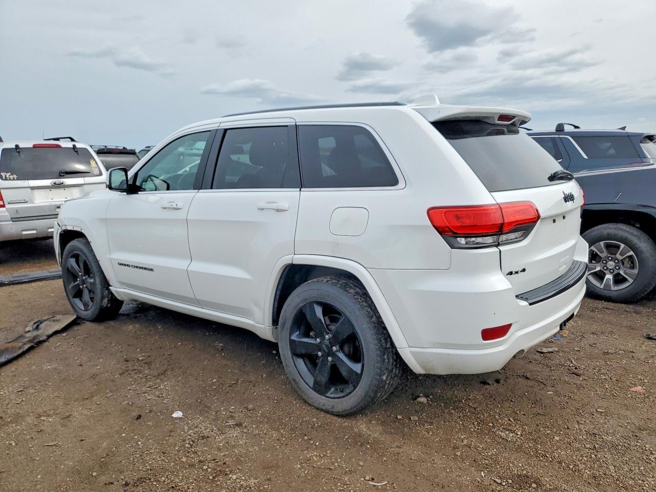 2014 Jeep Grand Cherokee Laredo - Image 2