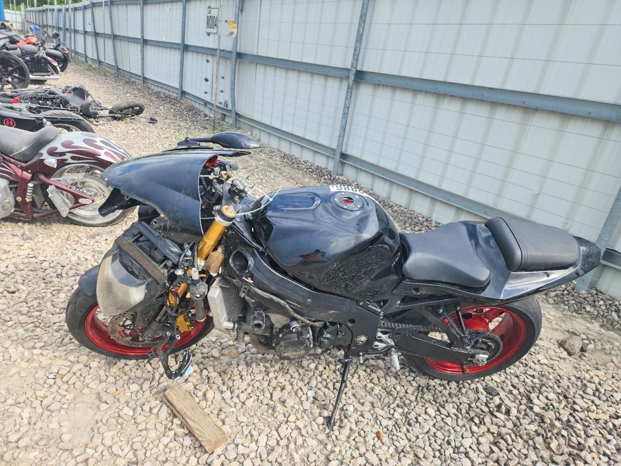 2003 Suzuki Gsx-R1000 - Фото 3