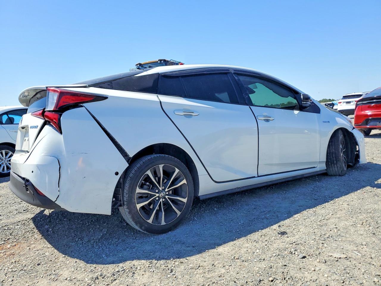 2021 Toyota Prius Le - Image 3