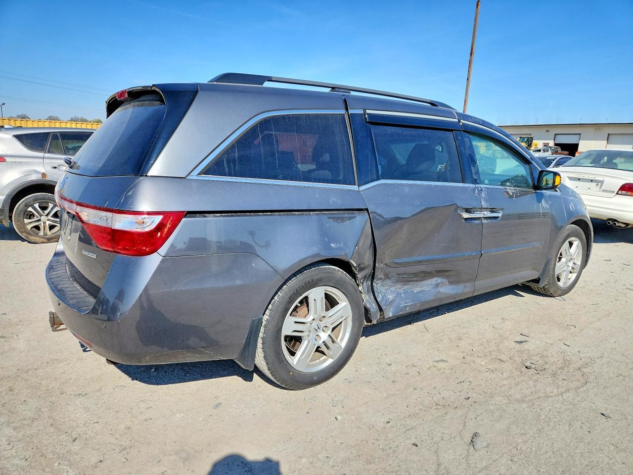 2012 Honda Odyssey Touring - Фото 3