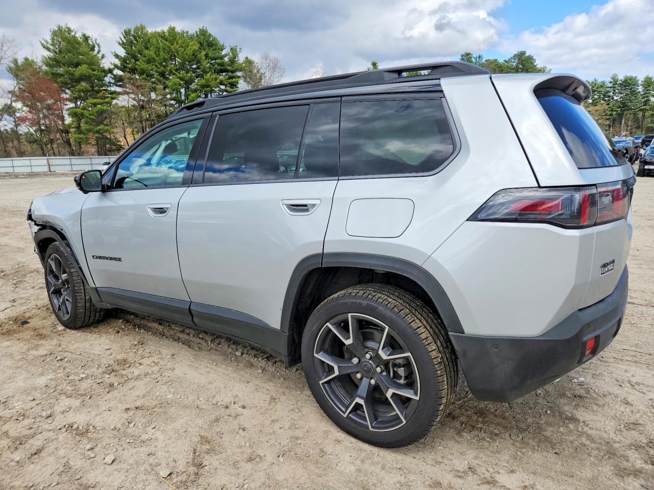 2026 Jeep Cherokee Overland - Фото 2