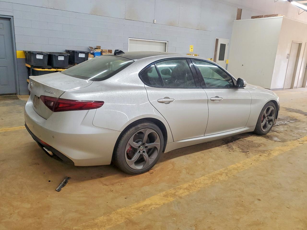 2017 Alfa Romeo Giulia - Фото 3