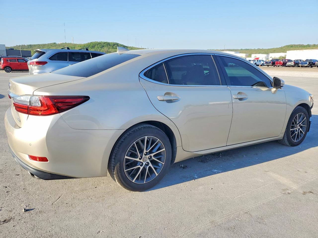 2017 Lexus Es 350 Base - Image 3