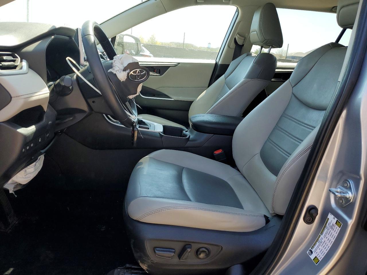 2024 Toyota Rav4 Xle Premium - Image 7