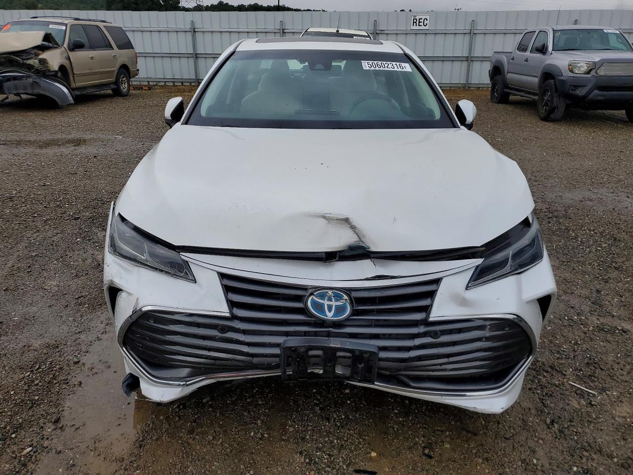 2020 Toyota Avalon - Image 5