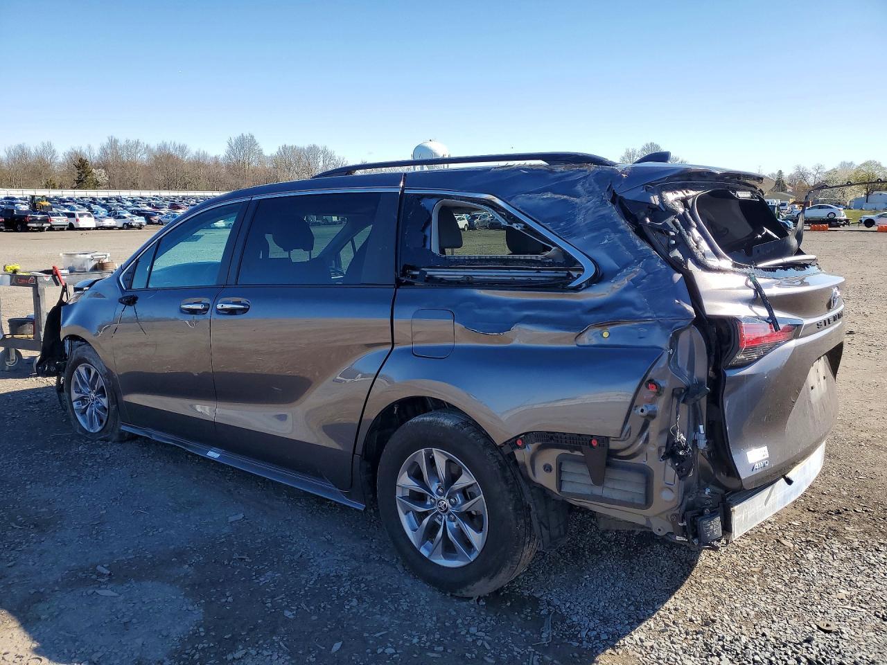 2022 Toyota Sienna Xle 7-Passenger - Фото 2