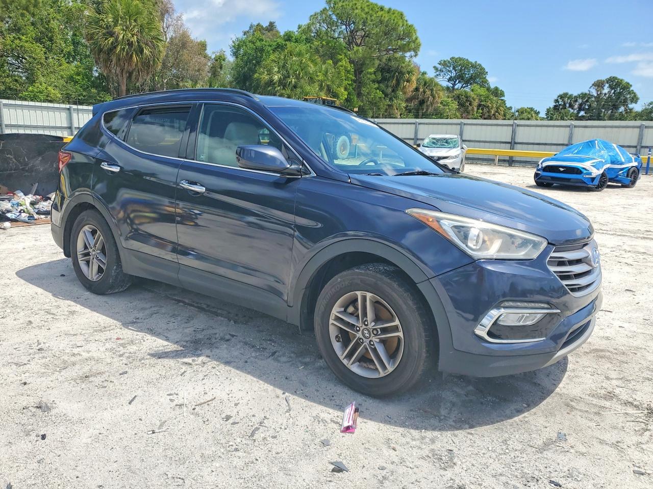 2017 Hyundai Santa Fe Sport 2.4L - Image 4