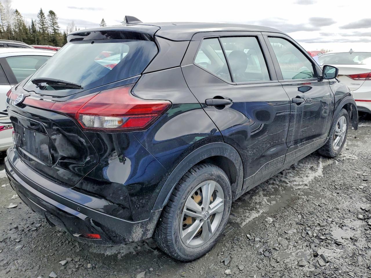 2021 Nissan Kicks S - Image 3