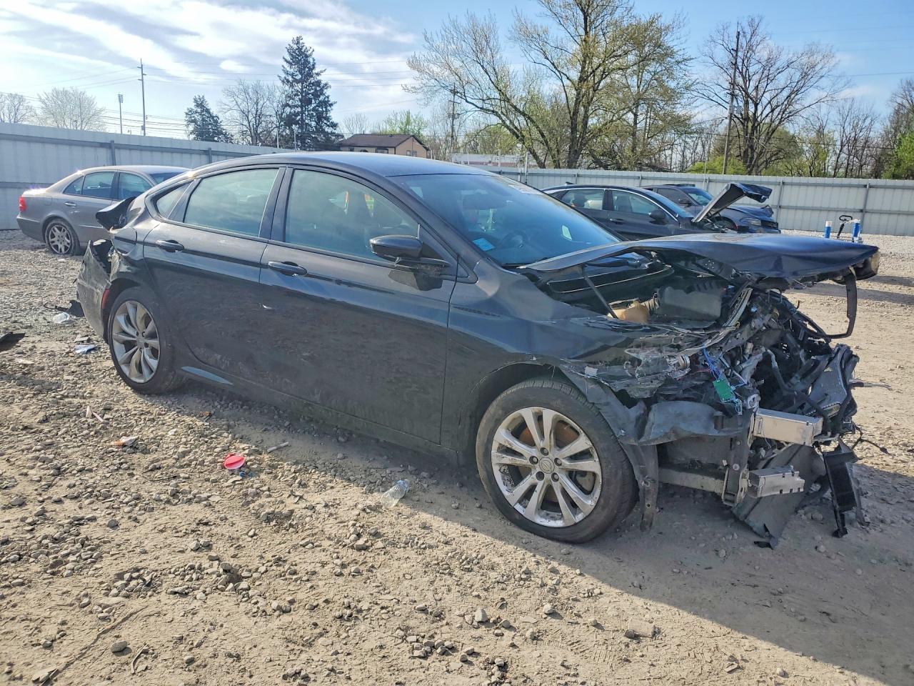 2015 Chrysler 200 S - Фото 4