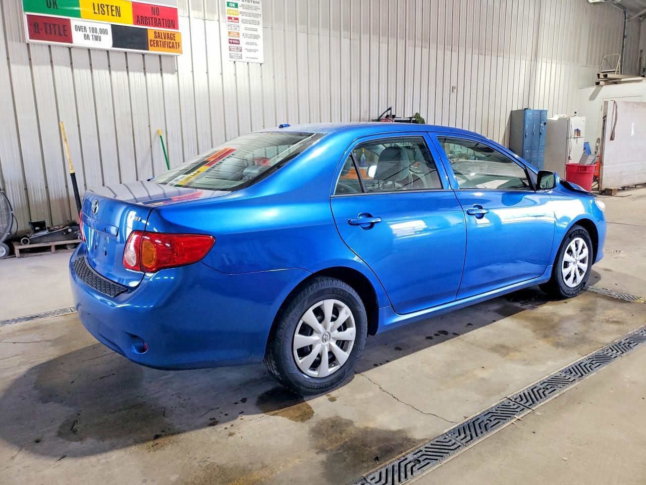 2010 Toyota Corolla Le - Фото 3