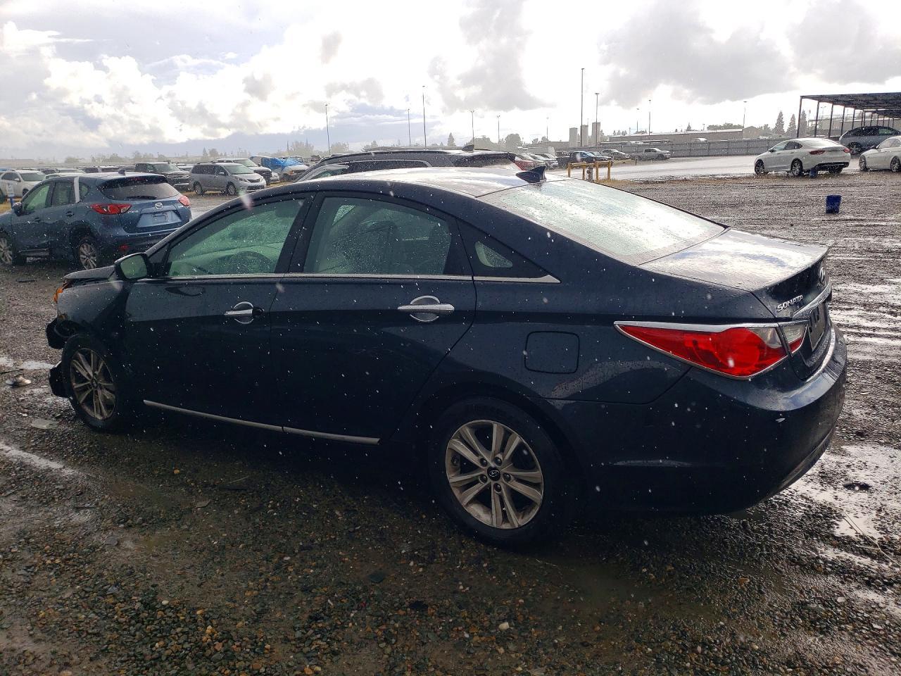 2013 Hyundai Sonata Gls - Image 2