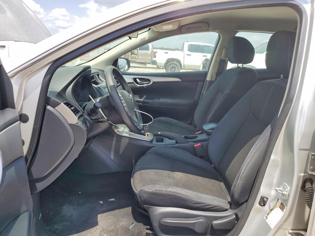 2015 Nissan Sentra S - Фото 7