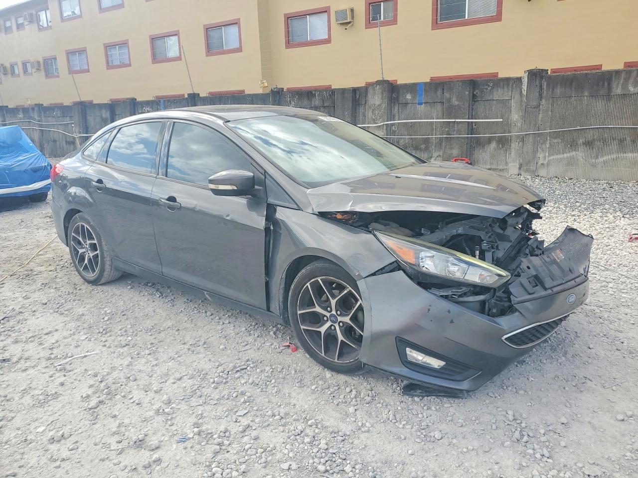 2018 Ford Focus Sel - Image 4