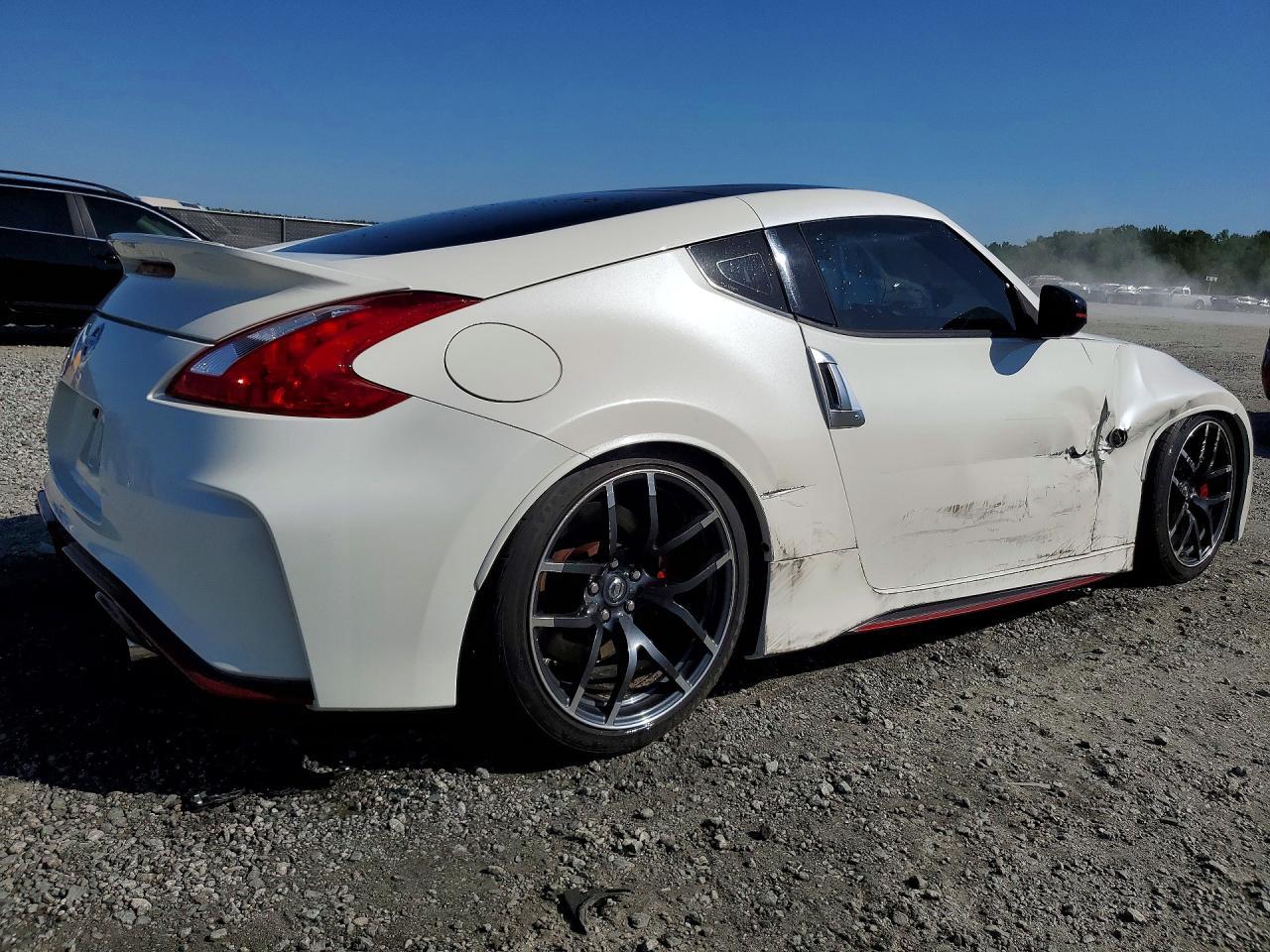 2015 Nissan 370Z Base - Image 3