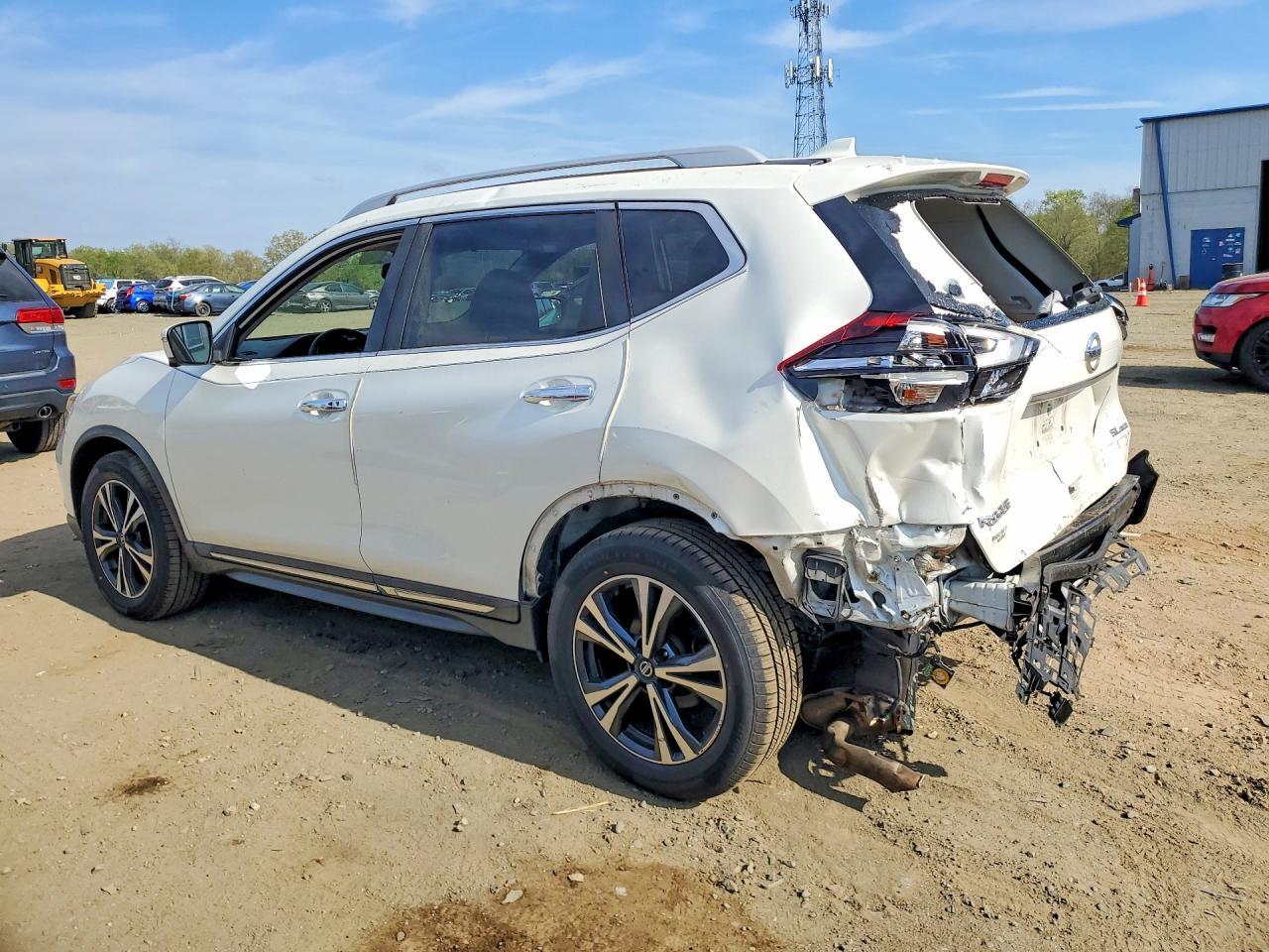 2017 Nissan Rogue Sl - Image 2