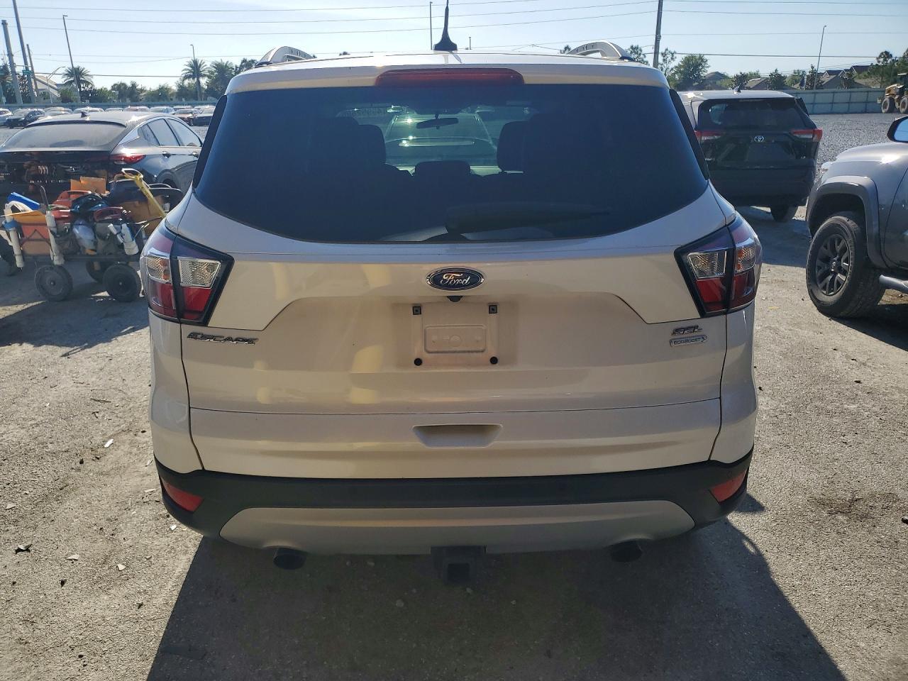 2018 Ford Escape Sel - Image 6