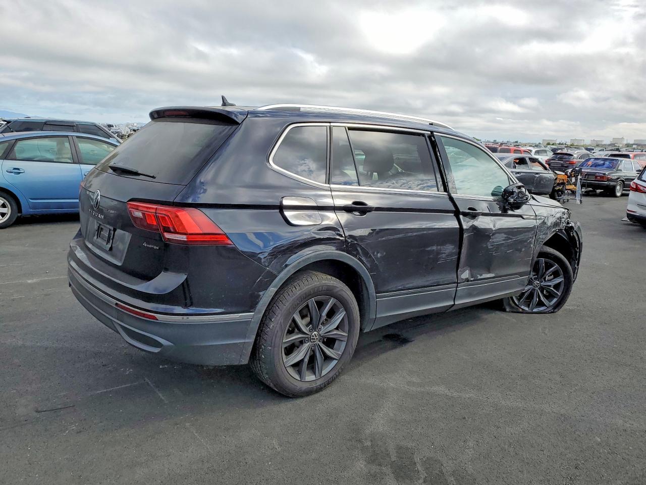 2022 Volkswagen Tiguan Se - Фото 3