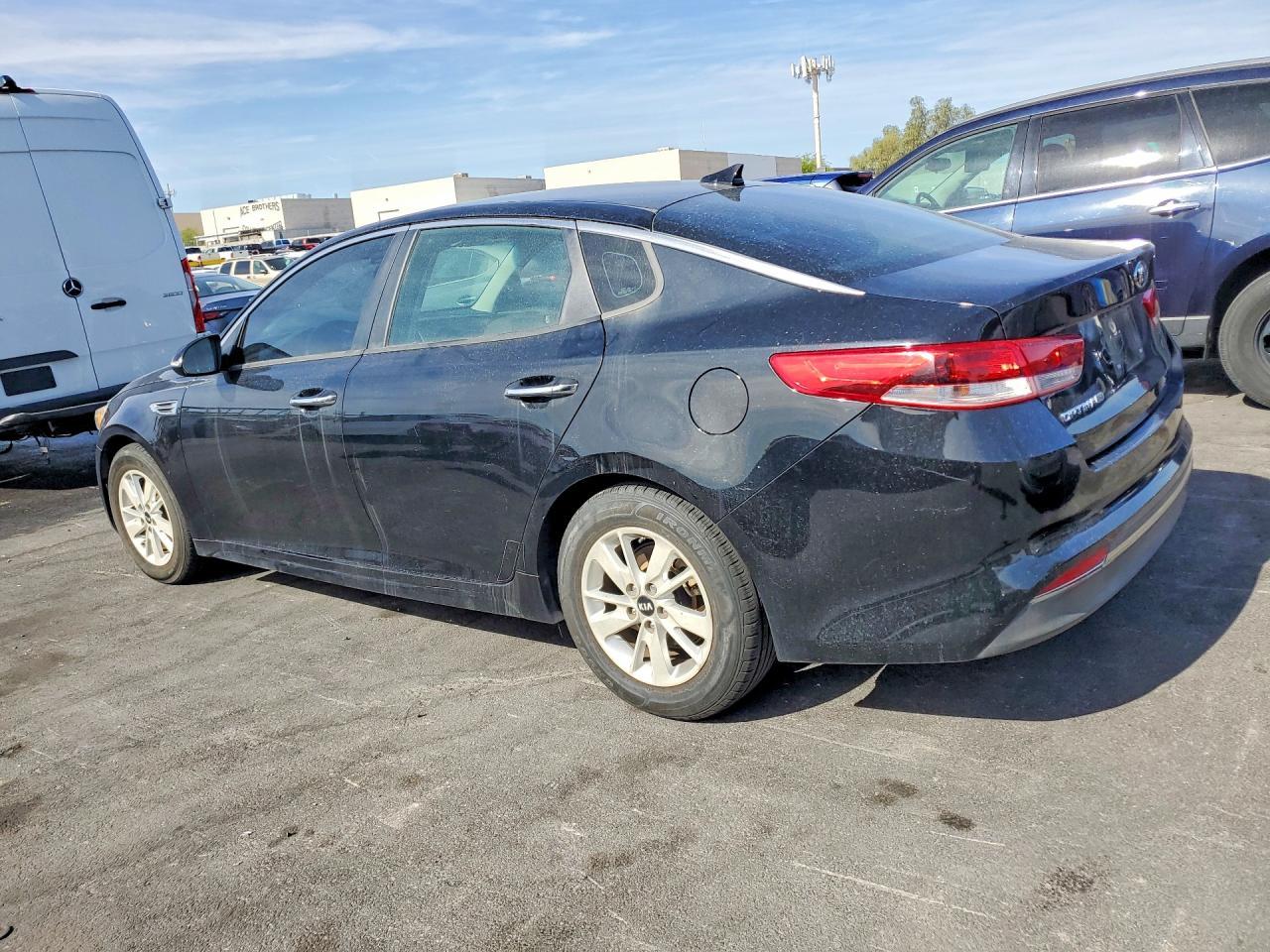 2016 Kia Optima - Image 2