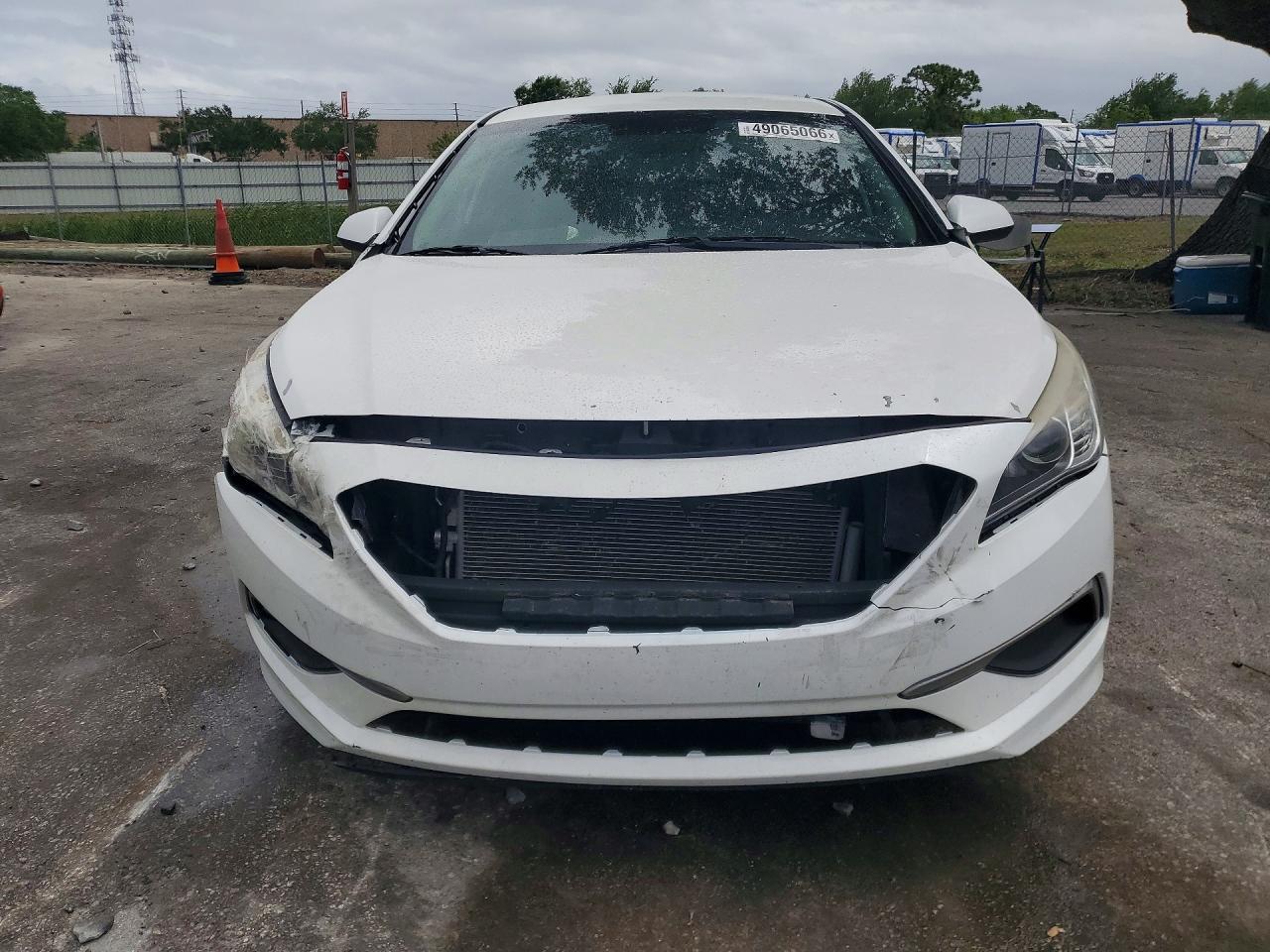 2017 Hyundai Sonata Base - Image 5