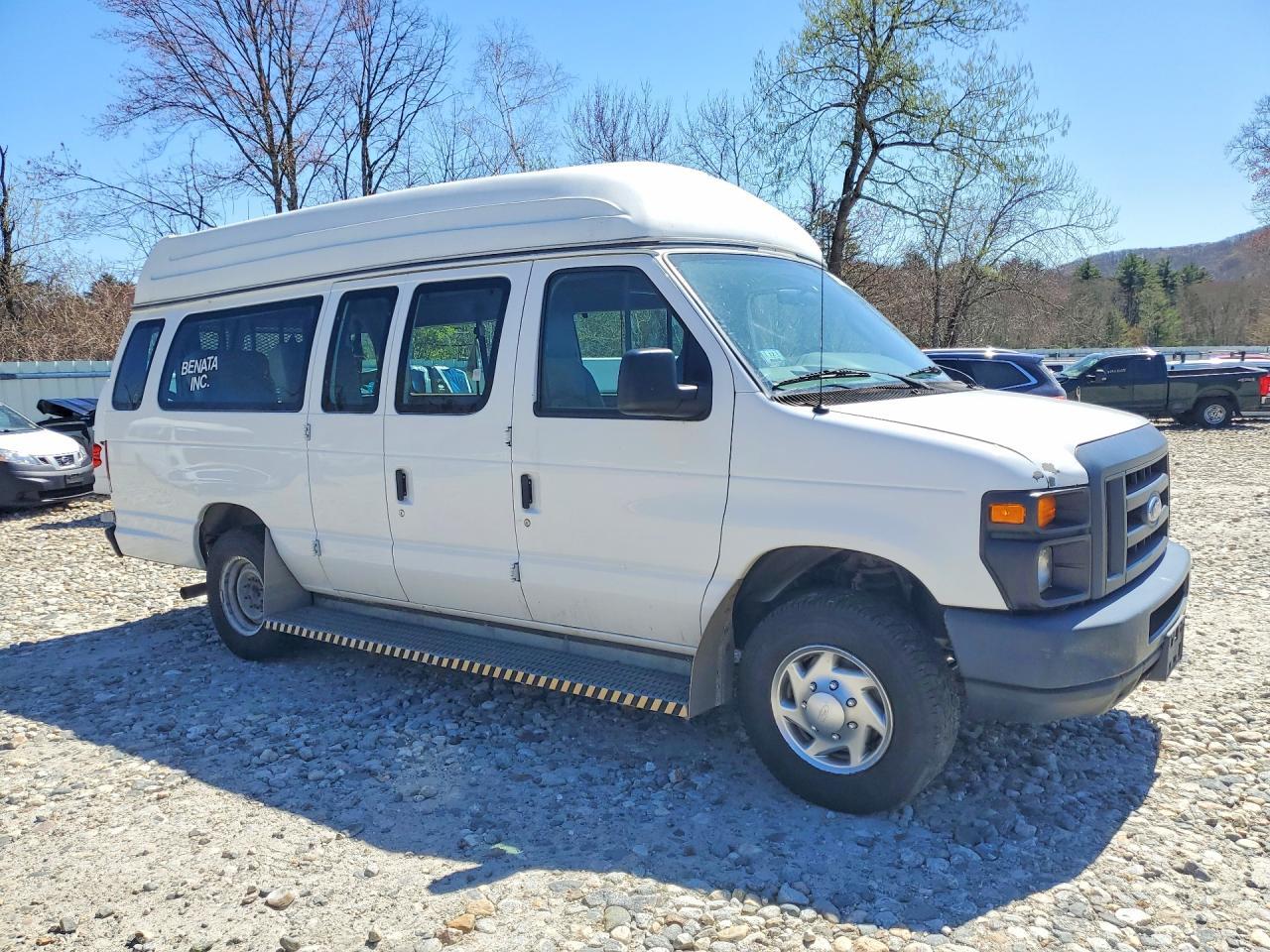 2013 Ford Econoline E350 Super Duty Van - Image 4