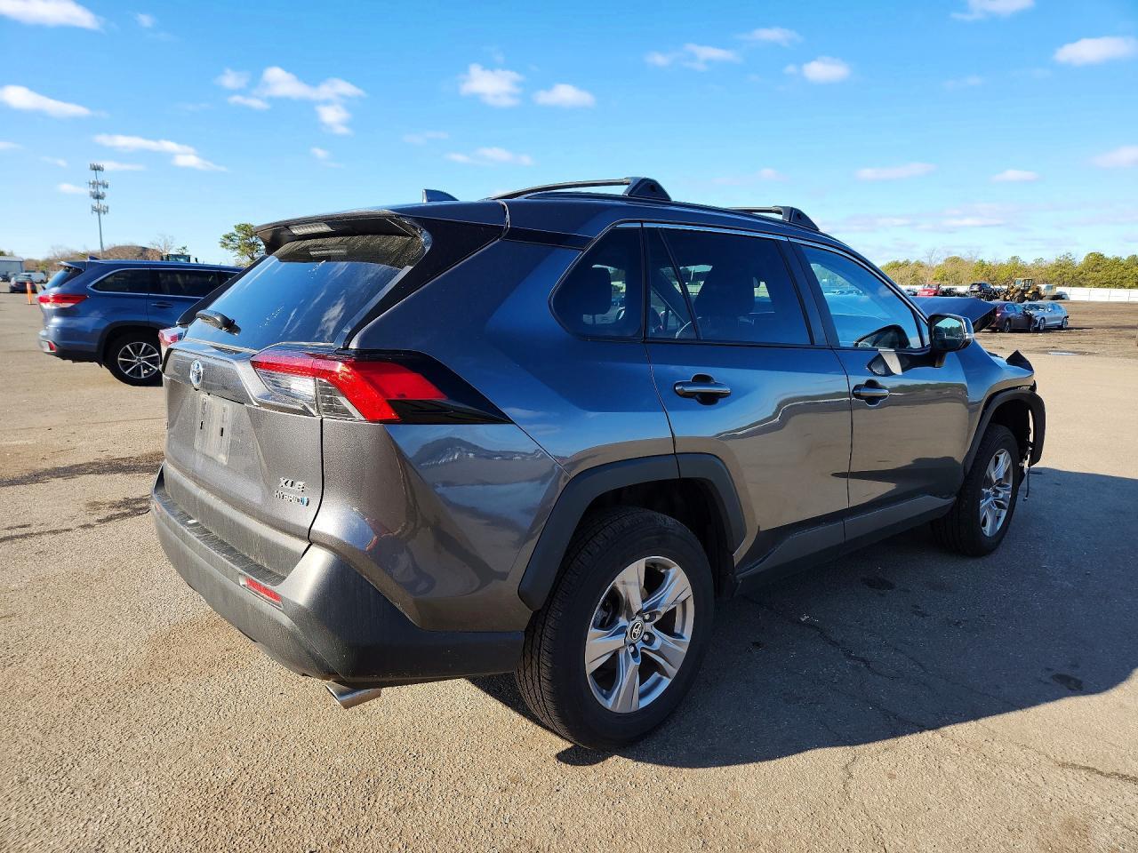 2024 Toyota Rav4 Hybrid Xle - Фото 3