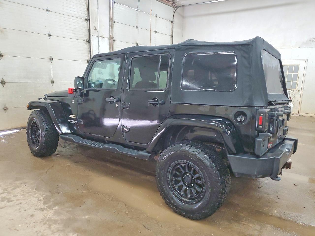 2012 Jeep Wrangler Unlimited Sahara - Image 2